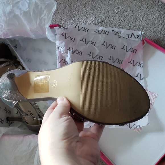 Ladies pewter high heel shoes - Picture 3 of 5